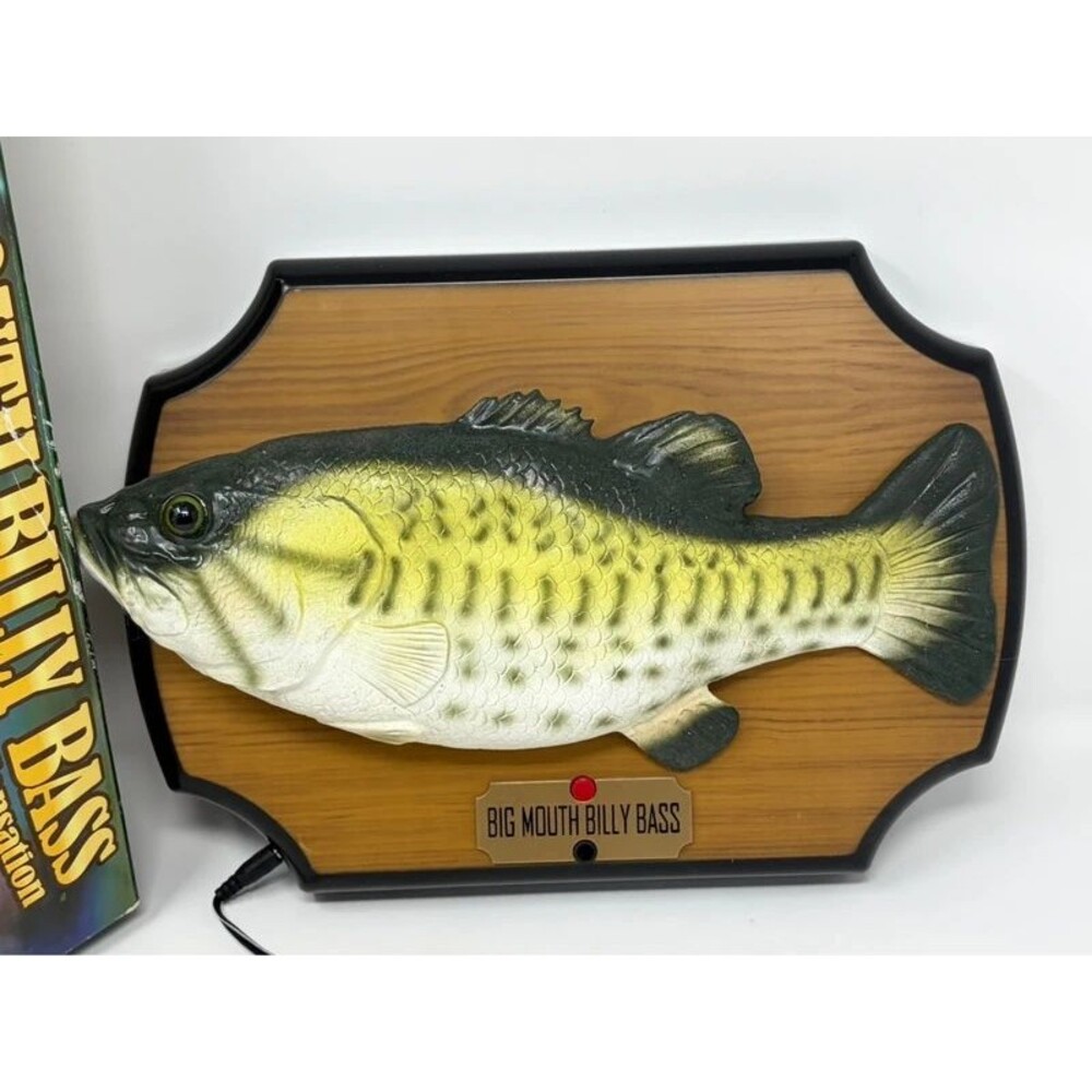 Vintage Big mouth Billy Bass sings & moves original box